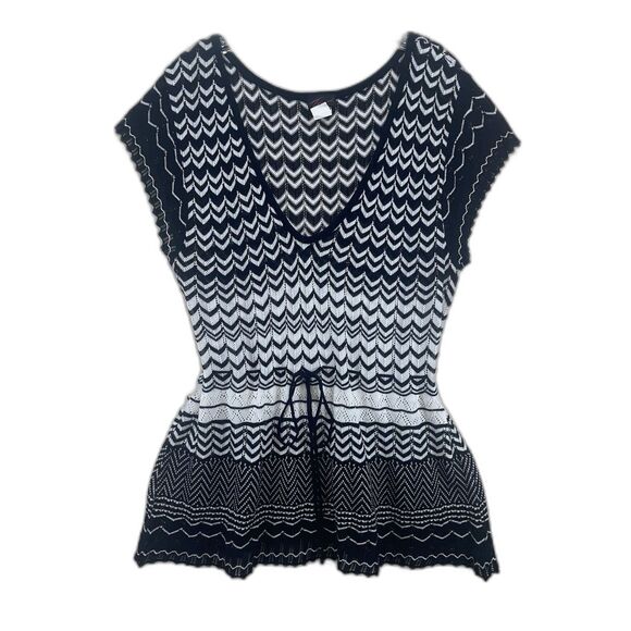 Torrid Y2K Black White Top Plus Size 3X Short Sleeve Perforated Semi Open Knit - Picture 1 of 11